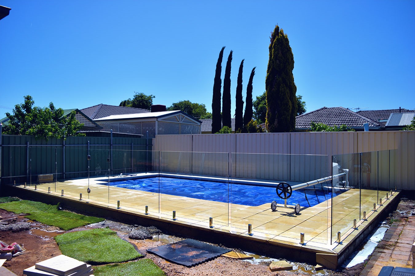 frameless glass partition for pool